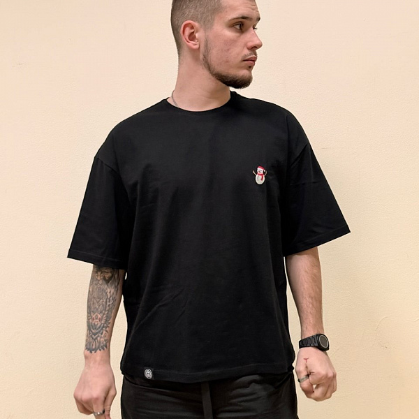 Футболка MEDOOZA boxy "Snowman" черный