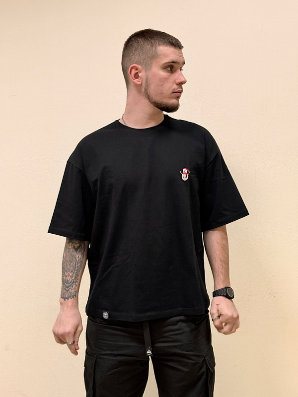 Футболка MEDOOZA boxy "Snowman" черный