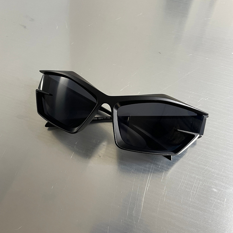 Очки солнцезащитные FLAT RIOT "Spikes" Black