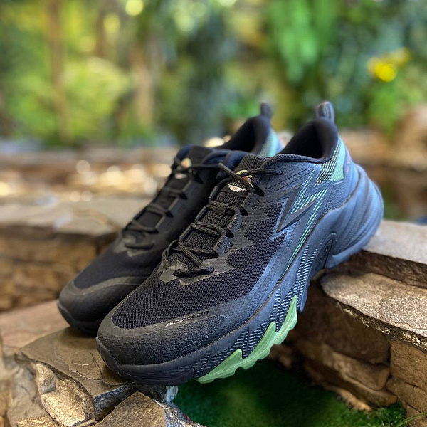 Кроссовки 361° W572433302-7W Mountaineer obsidianblack/wild green черный/зеленый