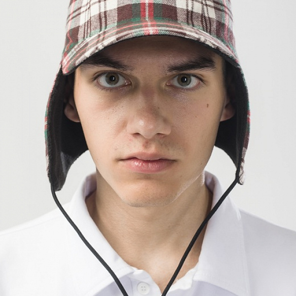 1Кепка CODERED с ушами Ear Panel Коричневый/Молочный/Красный/Зеленый