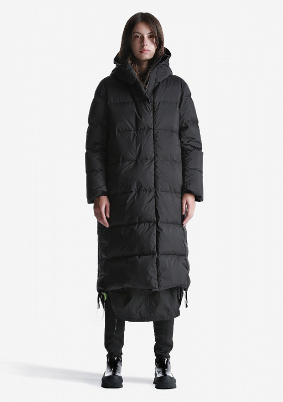 Пуховик женский KRAKATAU Qw326-1 AITKEN чёрный