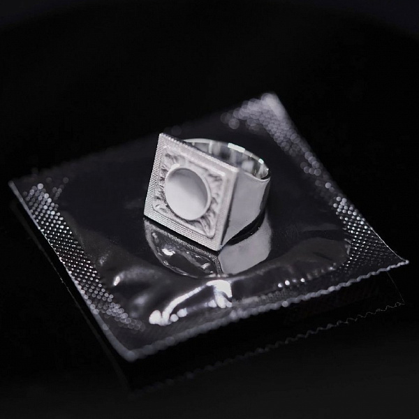 Печатка Kate Snap "Презерватив"