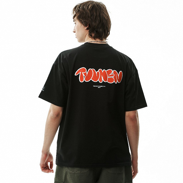 Футболка THE BAD FRIENDS "Gorod Red" 200г черный